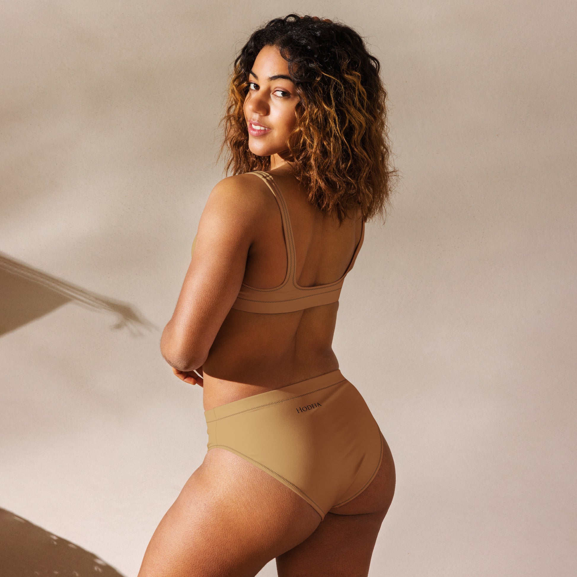 Vue de dos du Bikini Uhabia - coloris beige