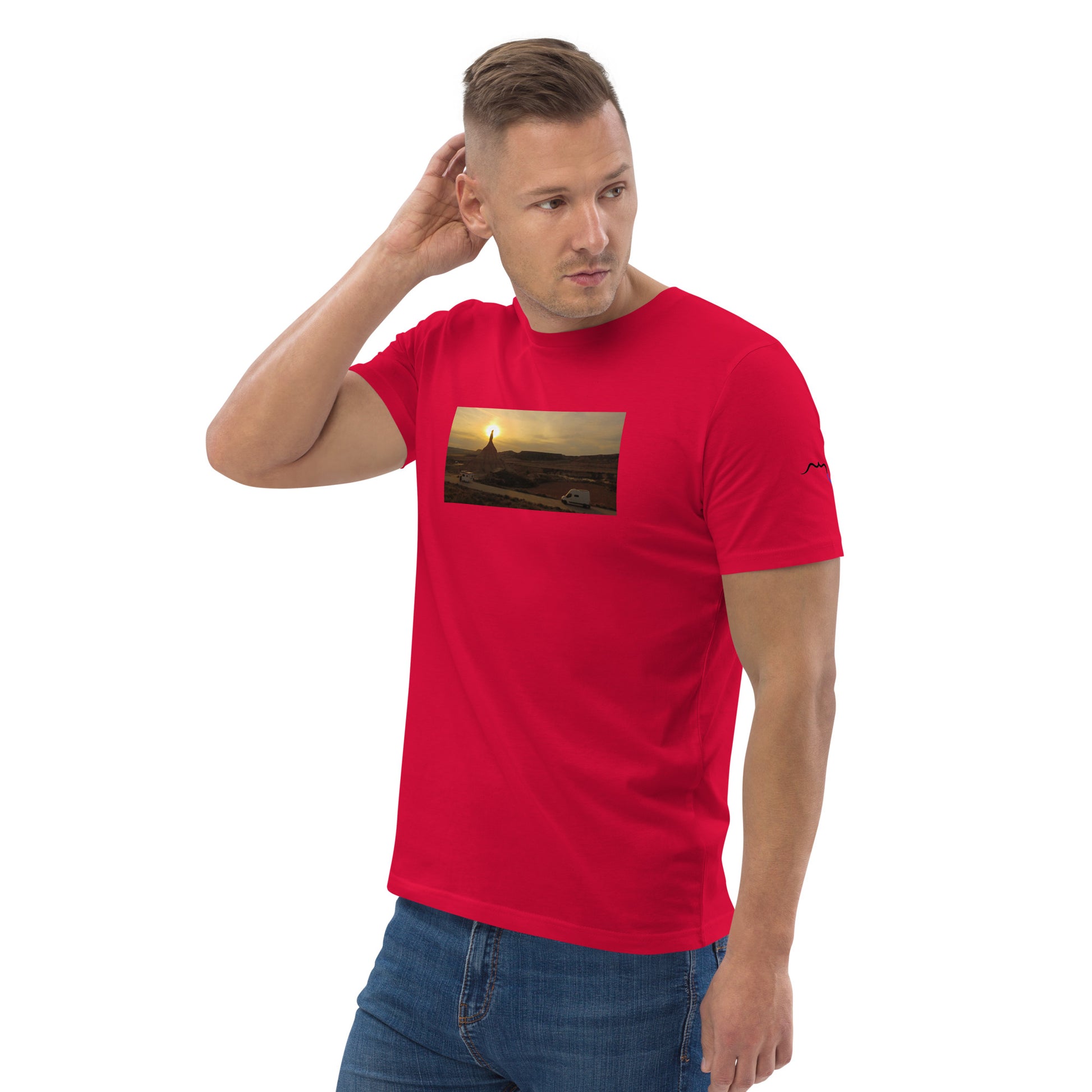 Vue de côté du t-shirt 100% coton biologique CDT Sunset - coloris rouge