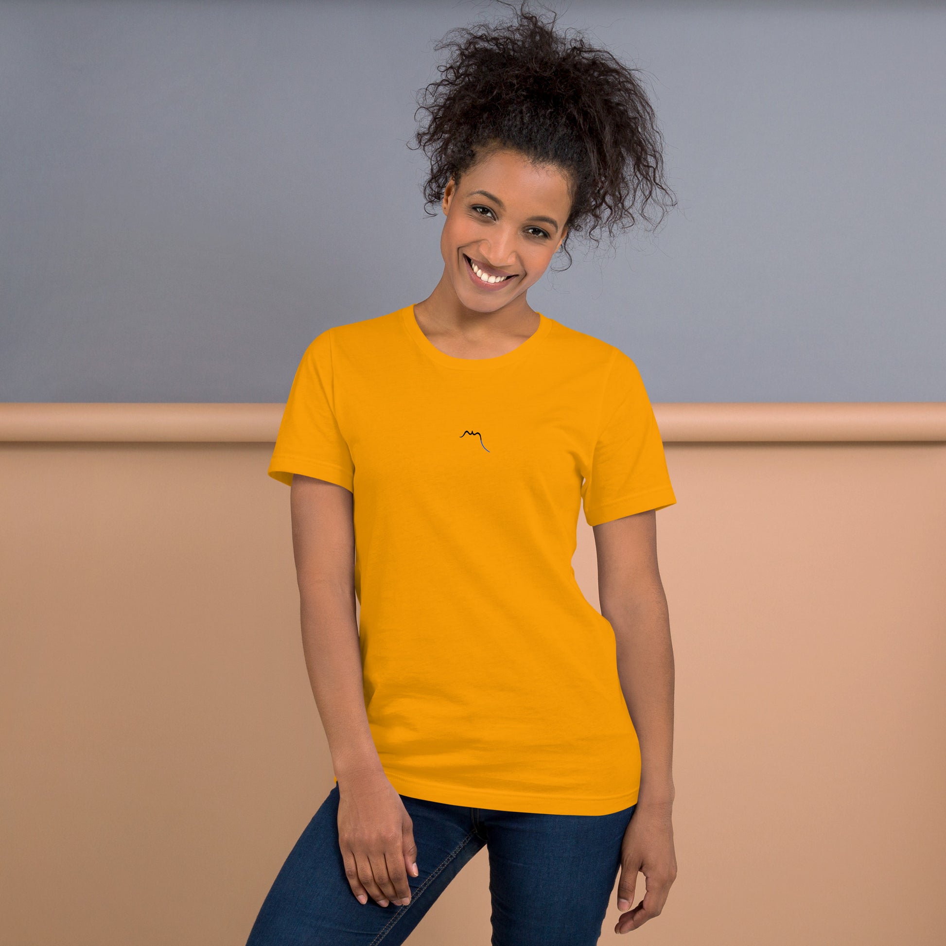 Vue de face du T-shirt Homme/Femme Basic - coloris orange pâle