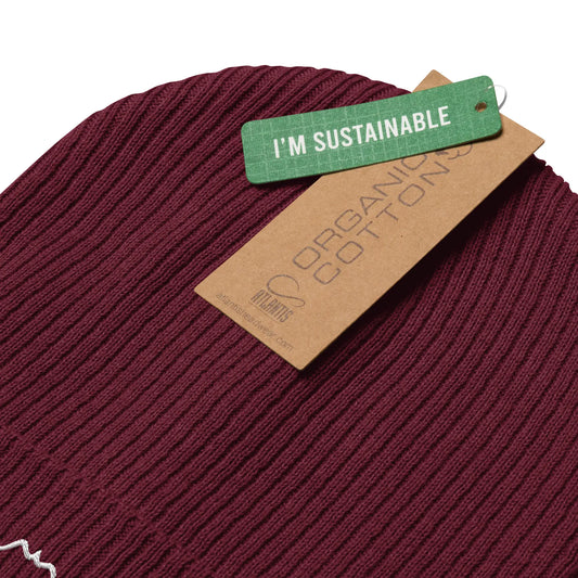 bonnet côtelé brodé en coton bio travis vue de près coloris rouge bordeaux