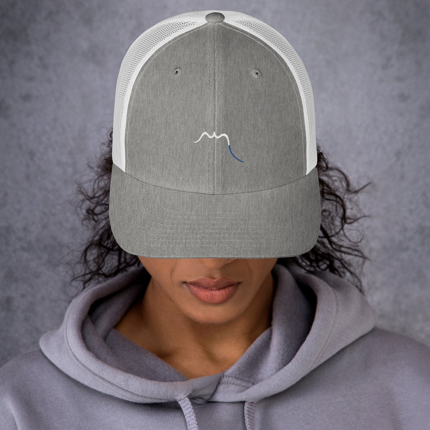 Vue de face de la casquette de camionneur - coloris gris chiné et blanc