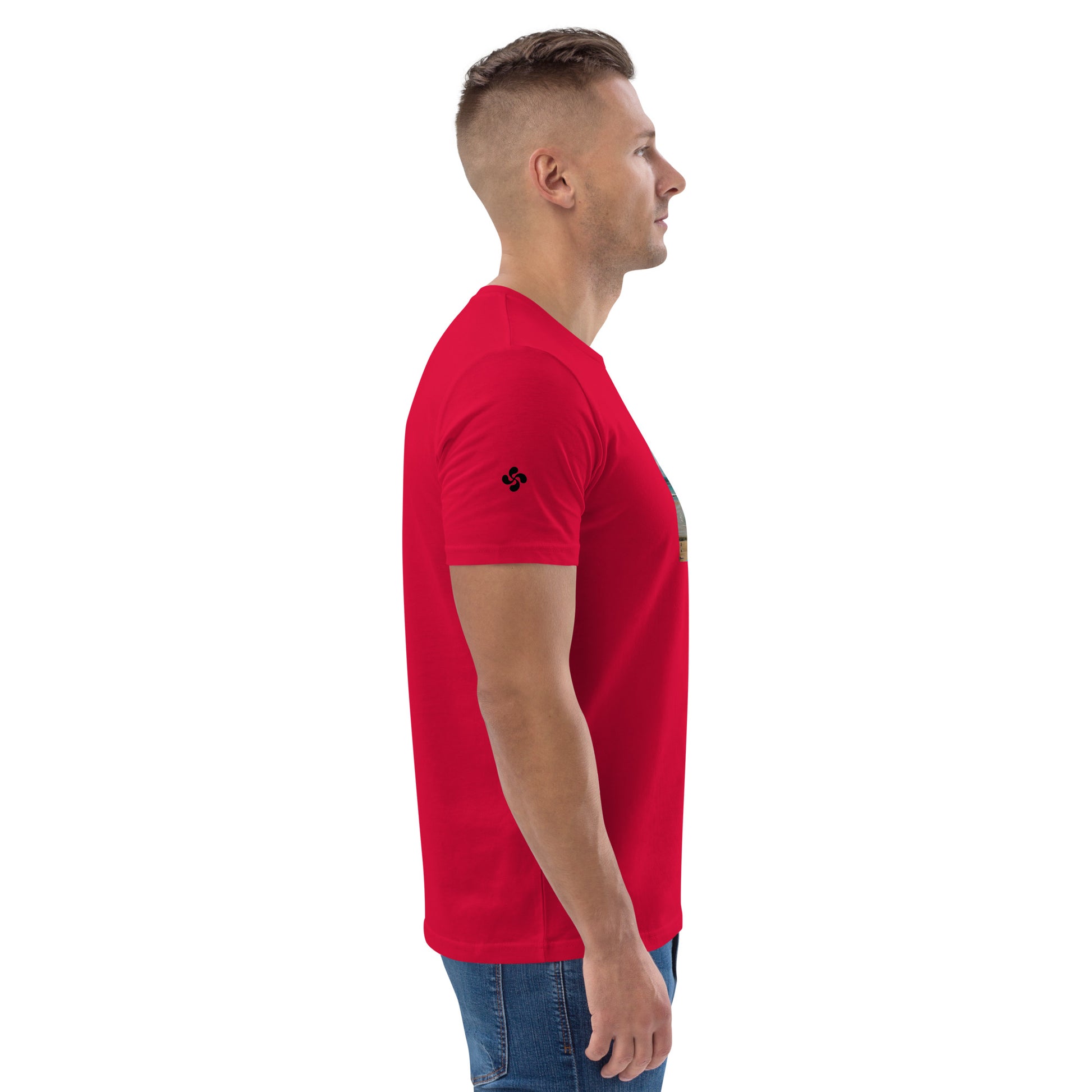 Vue de côté du T-shirt 100% Coton Bio Bidart Centre - coloris rouge