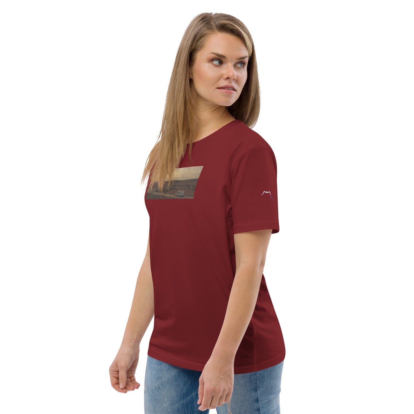Vue de côté du t-shirt 100% coton biologique CDT Sunset - coloris bordeaux