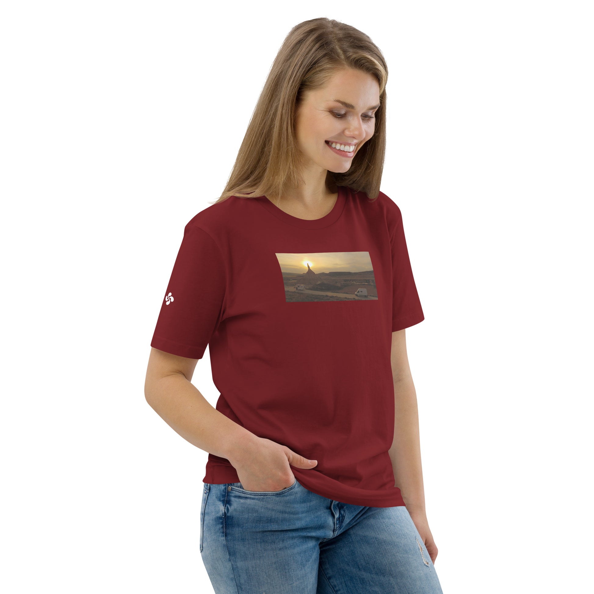 Vue de côté du t-shirt 100% coton biologique CDT Sunset - coloris bordeaux