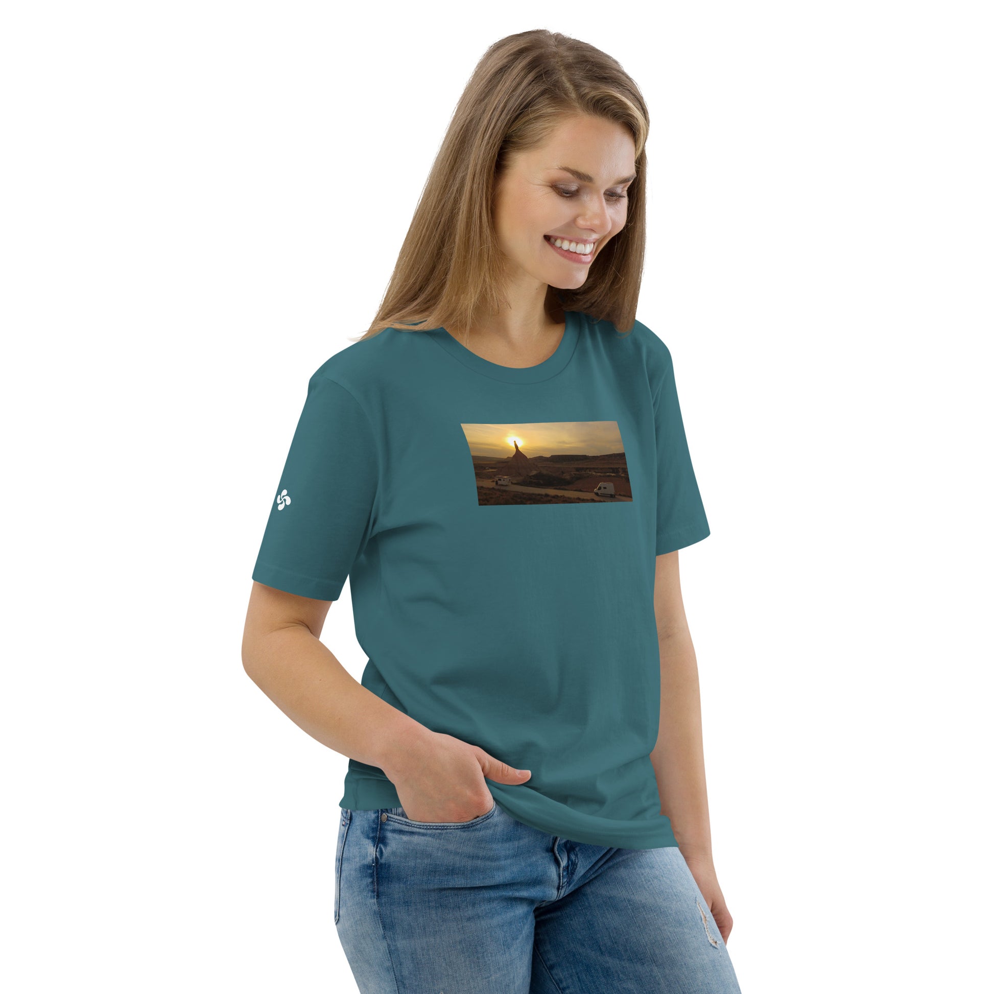 Vue de côté du t-shirt 100% coton biologique CDT Sunset - coloris bleu vert