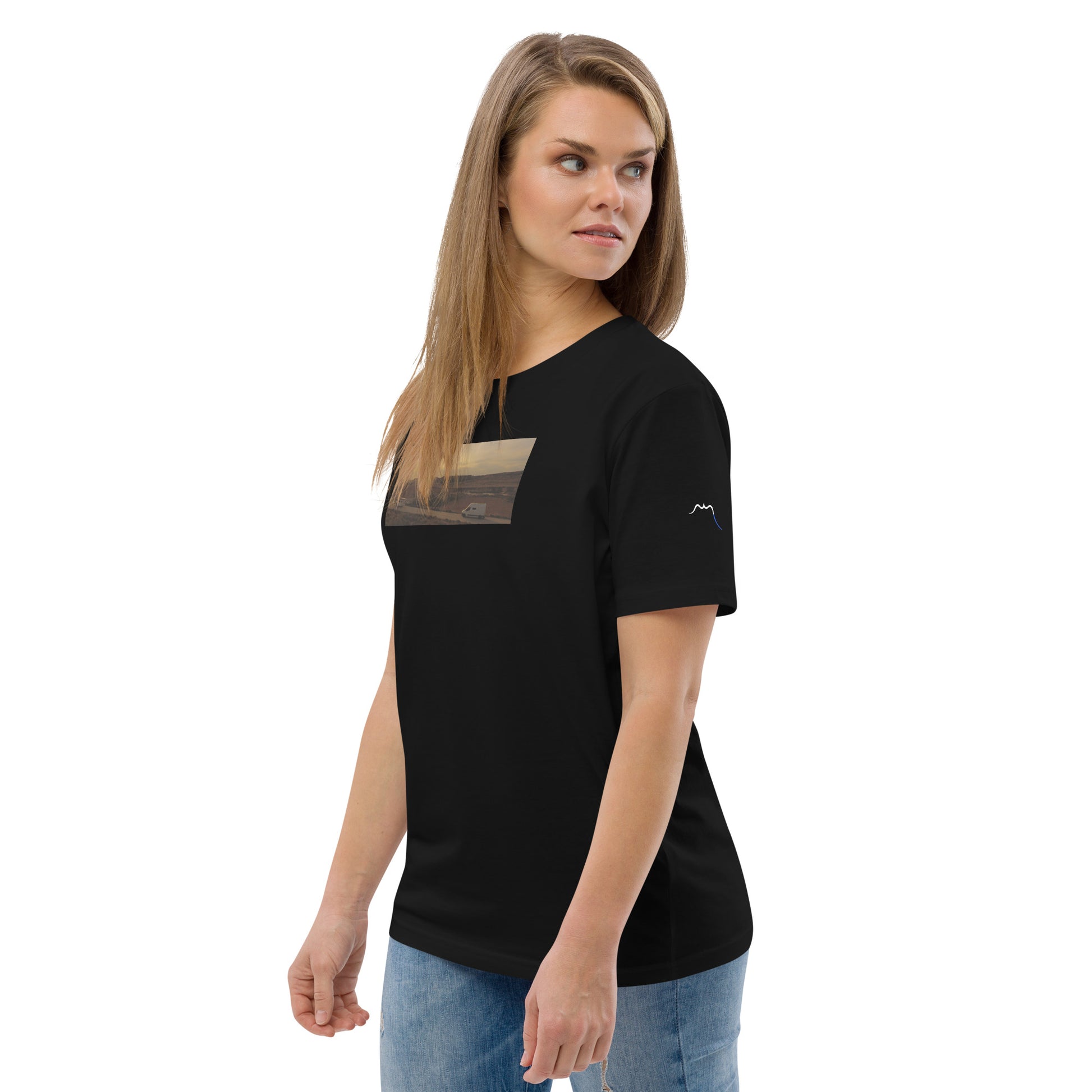 Vue de côté du t-shirt 100% coton biologique CDT Sunset - coloris noir