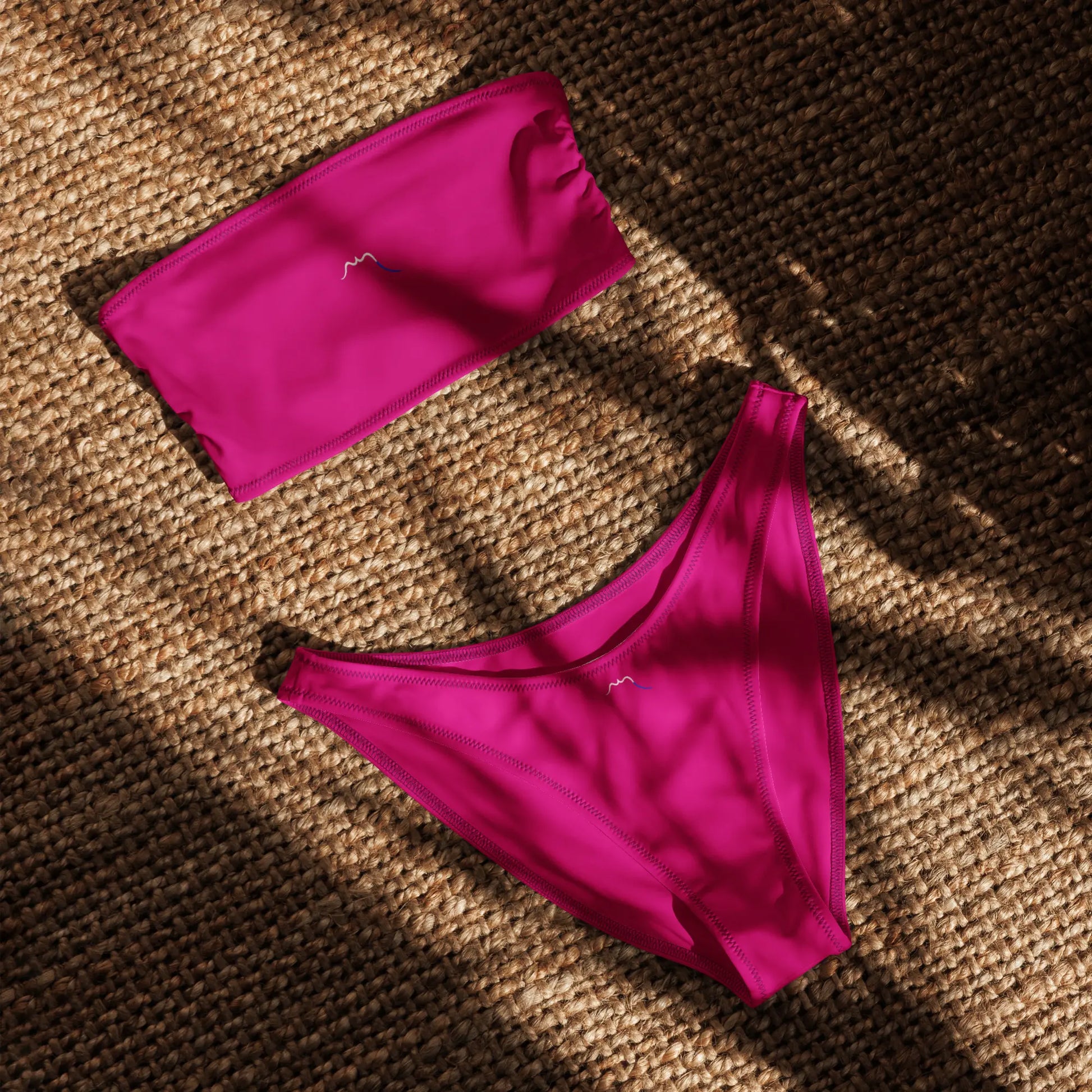 bikini bandeau éco-responsable face coloris rose fuchsia