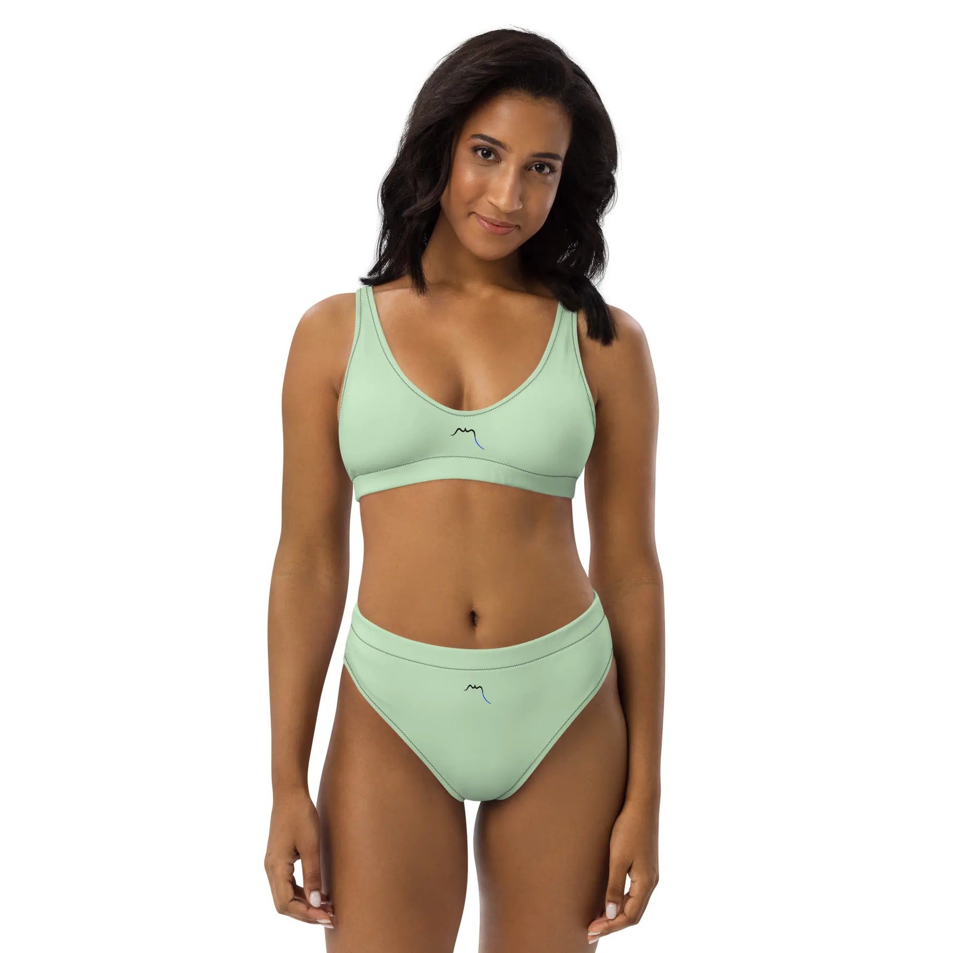 bikini éco-responsable uhabia porté face coloris vert pâle