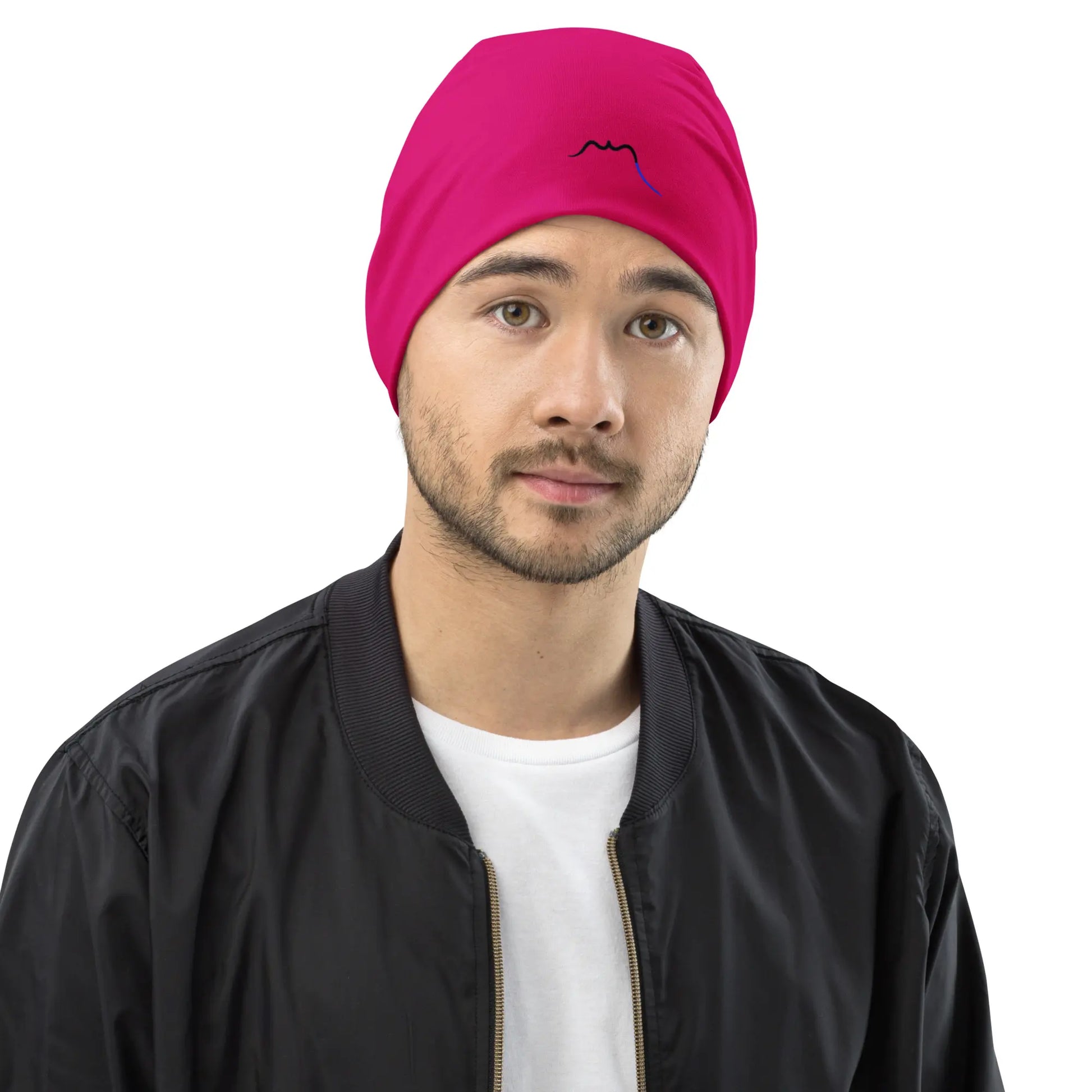 bonnet ttiki porté face coloris rose fuchsia