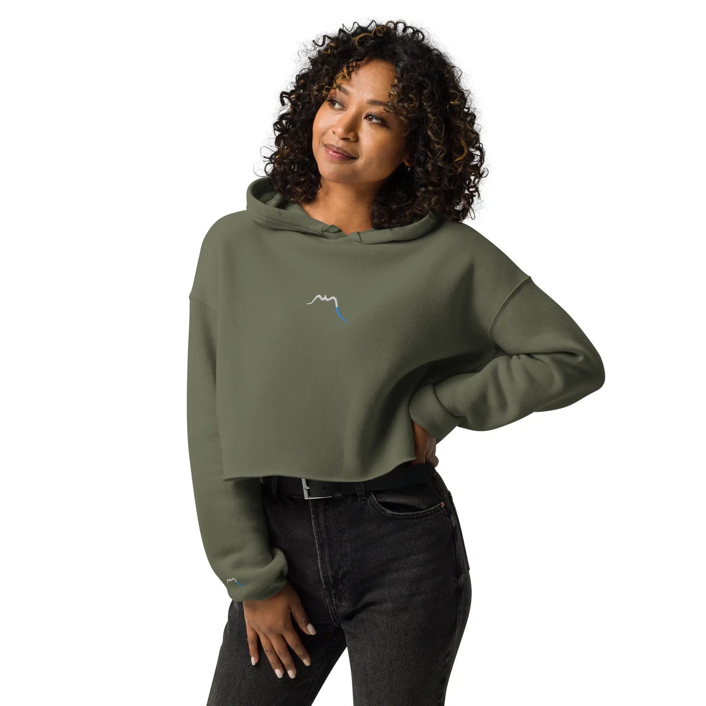 crop-top hoodie brodé lesaka porté coloris vert kaki