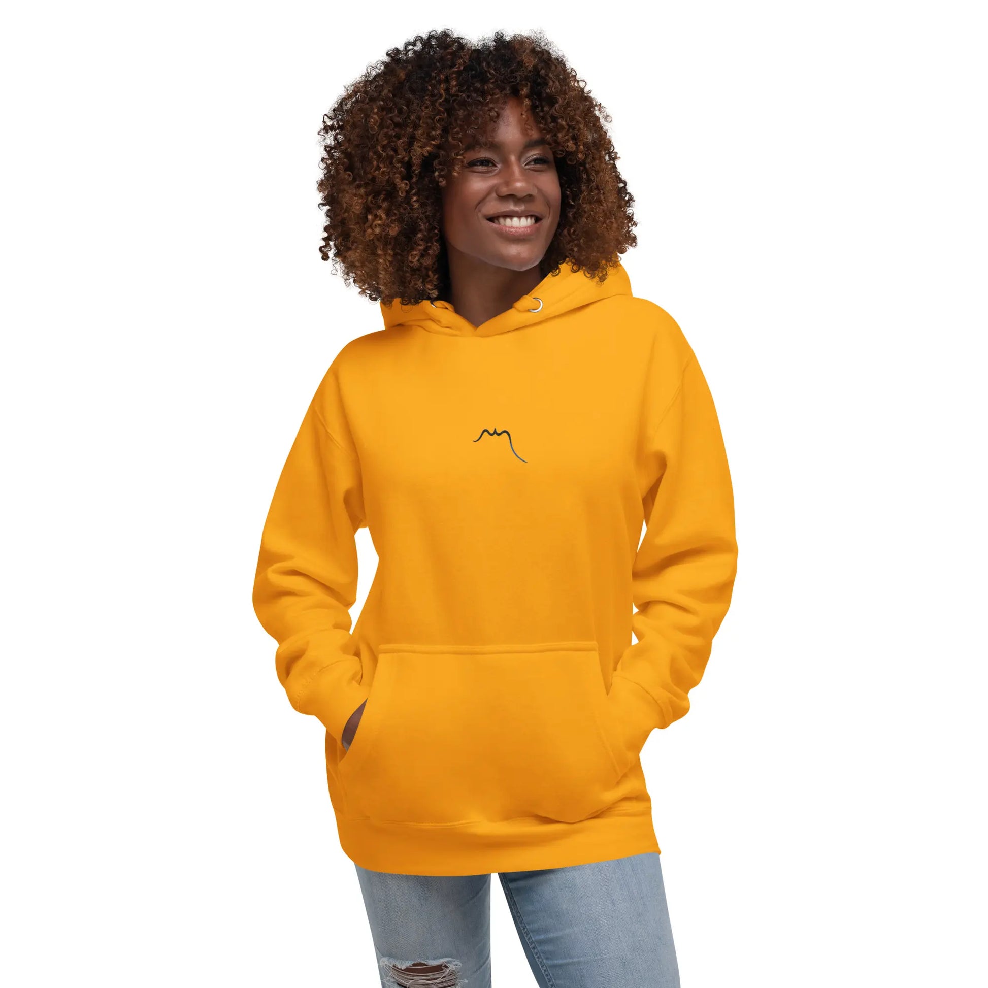 hoodie en coton bio negua porté face coloris orange pâle