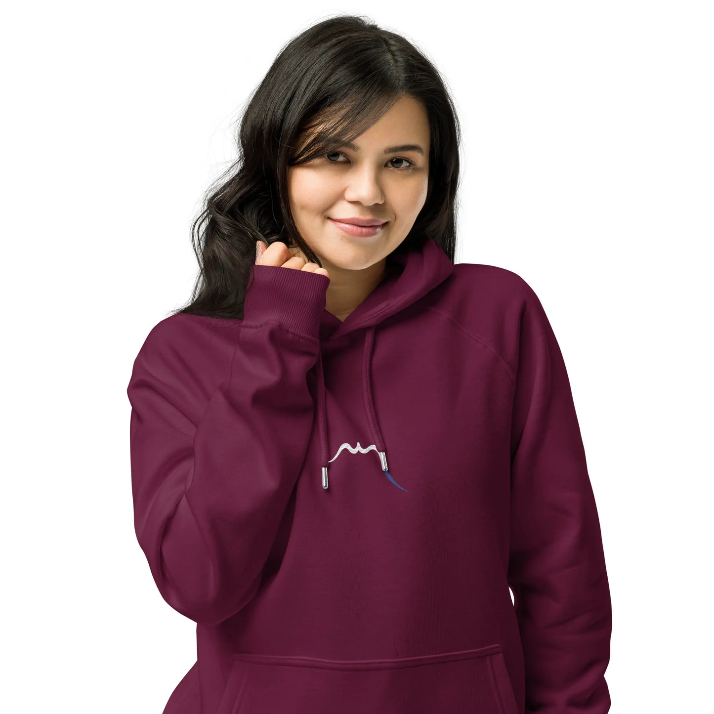 femme portant le hoodie sweat à capuche en coton bio hotza coloris rouge bordeaux