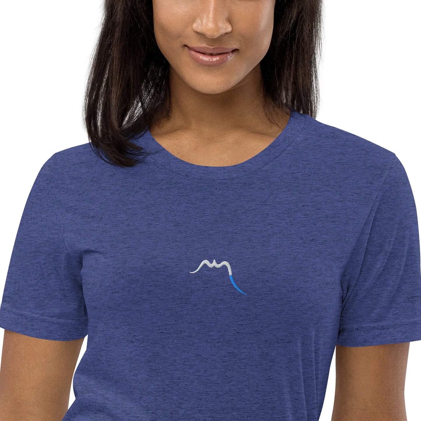 t-shirt brodé le fin porté face coloris bleu chiné