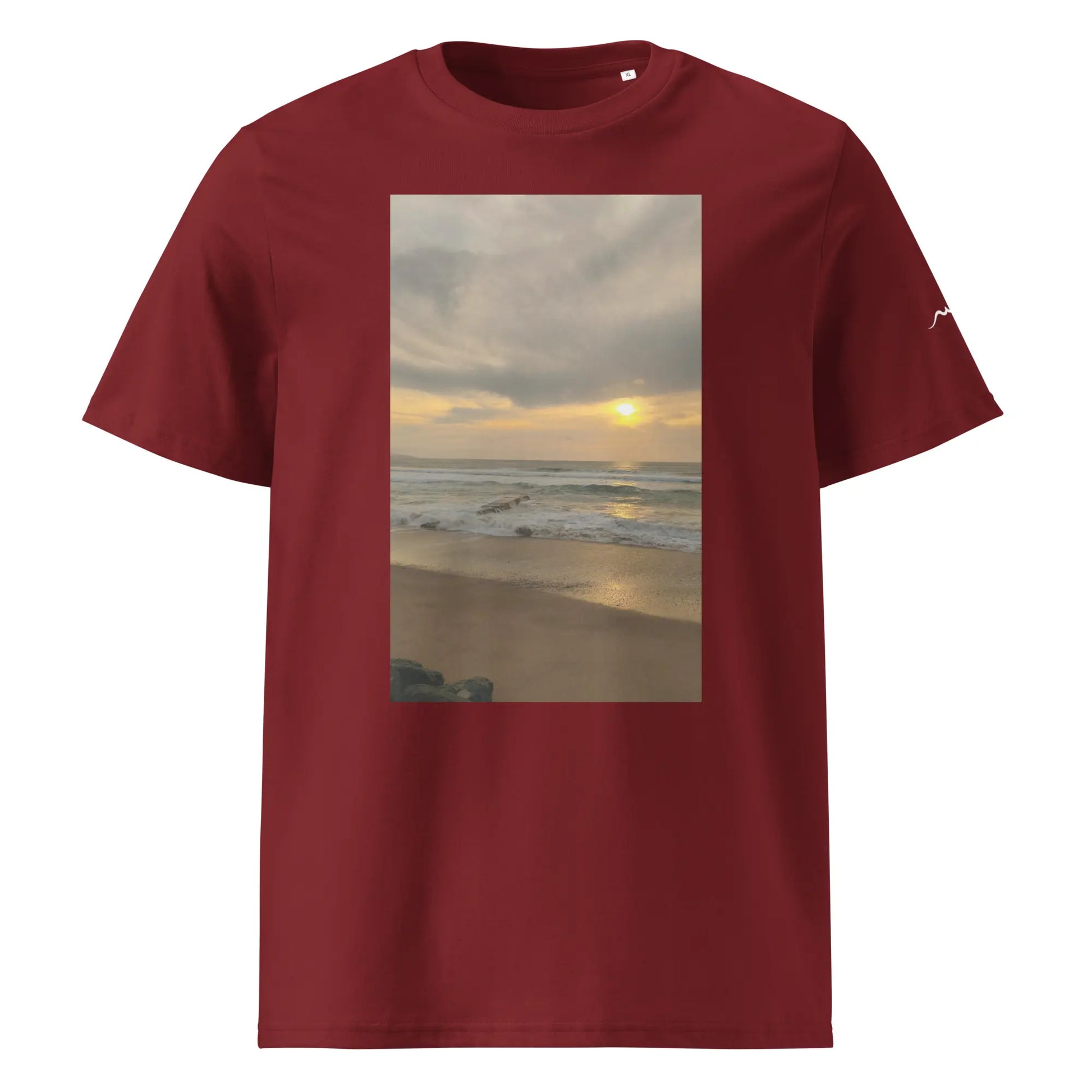 vue de face du t-shirt premium en coton bio bidart centre coloris rouge bordeaux